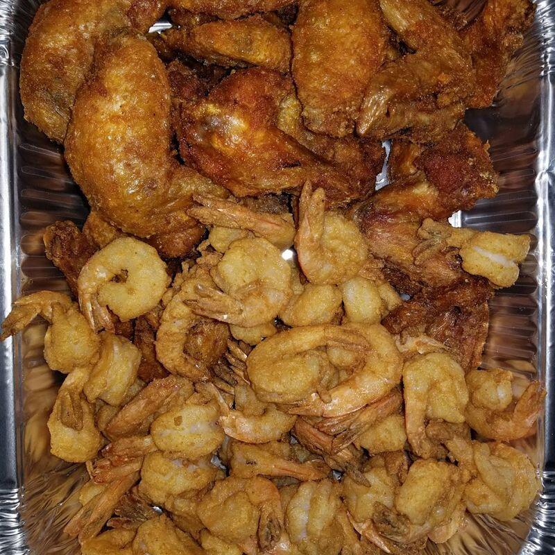P8. Shrimps & Chicken Wings Basket
